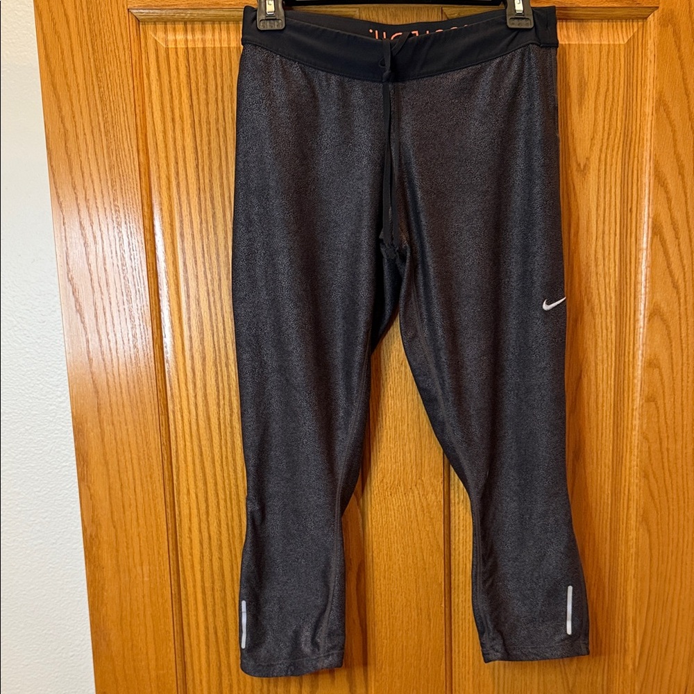 Nike Women's Black Capri Leggings